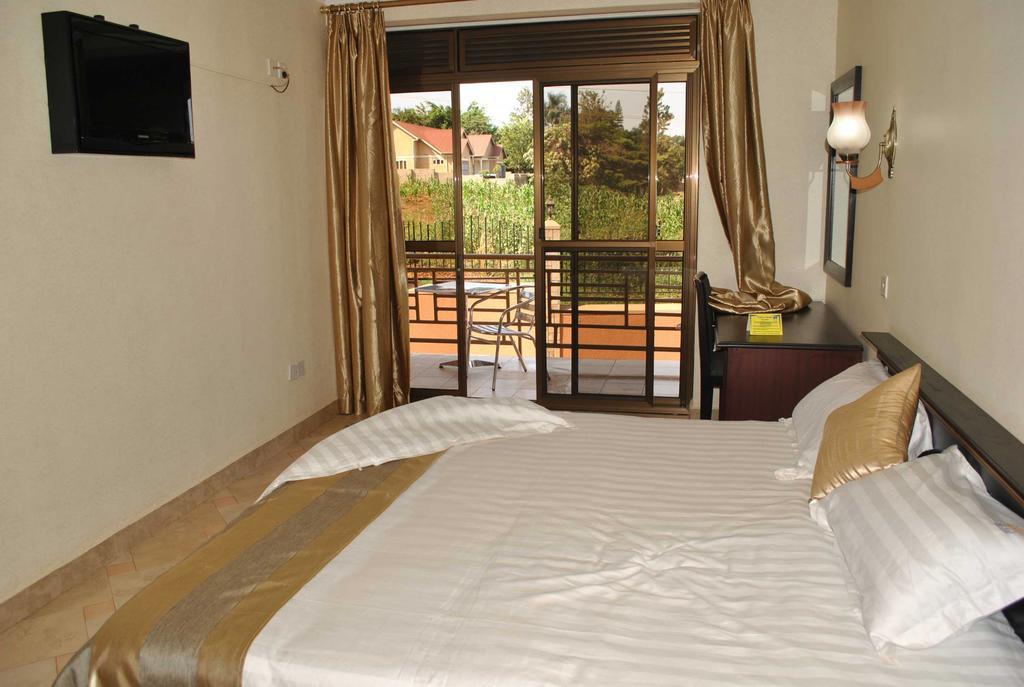 Tristar Hotel Kampala Exterior photo