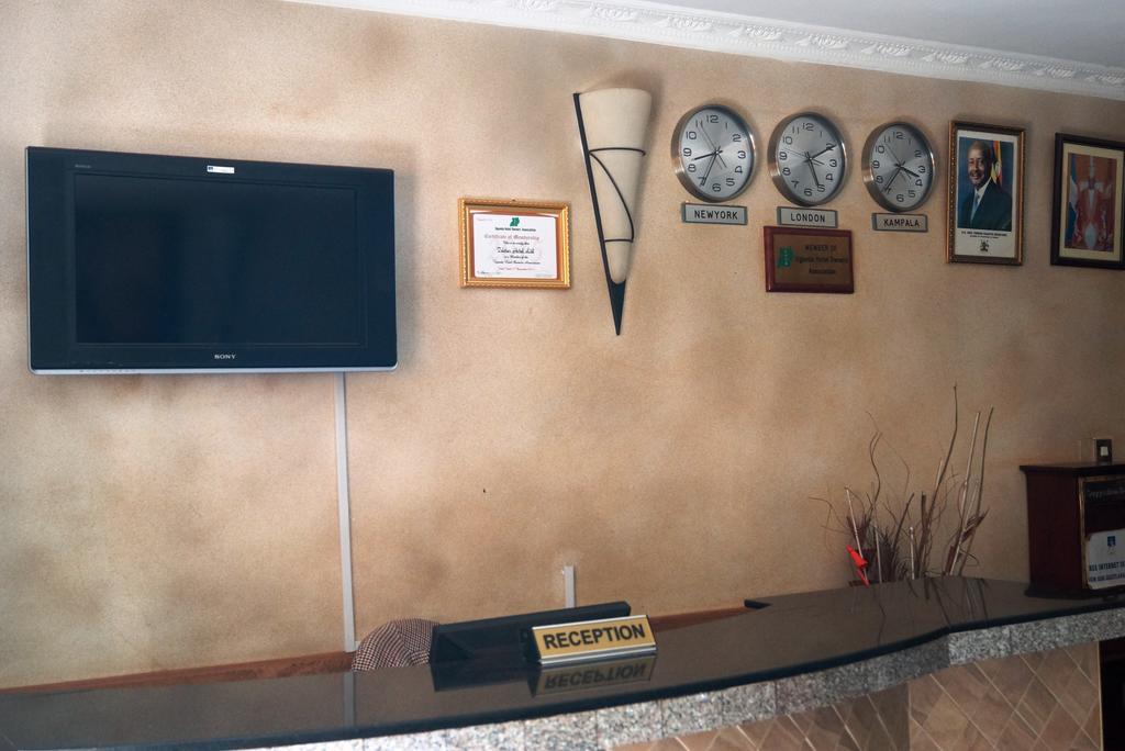 Tristar Hotel Kampala Exterior photo