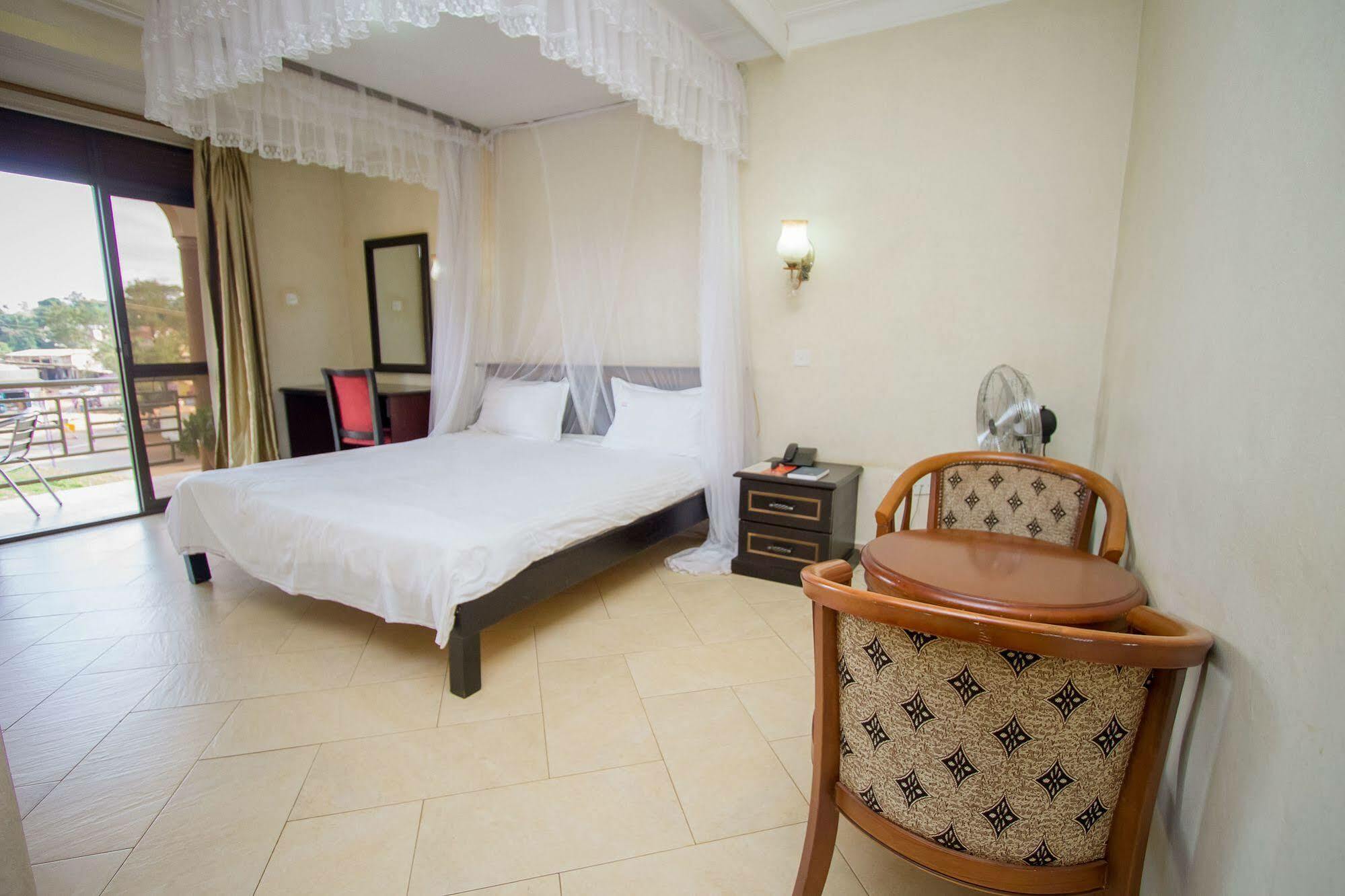 Tristar Hotel Kampala Exterior photo