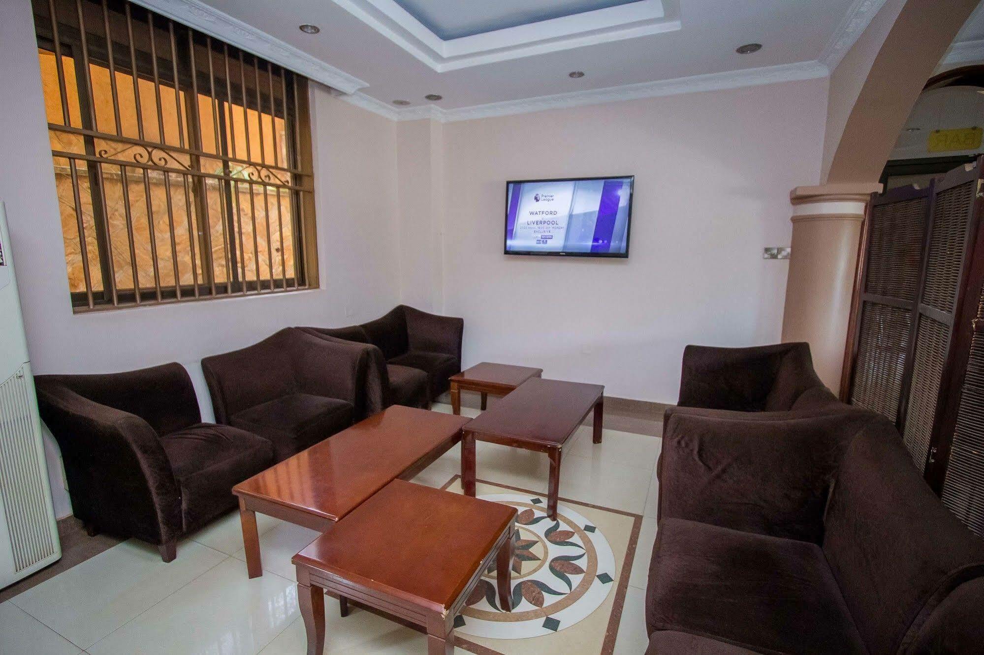 Tristar Hotel Kampala Exterior photo