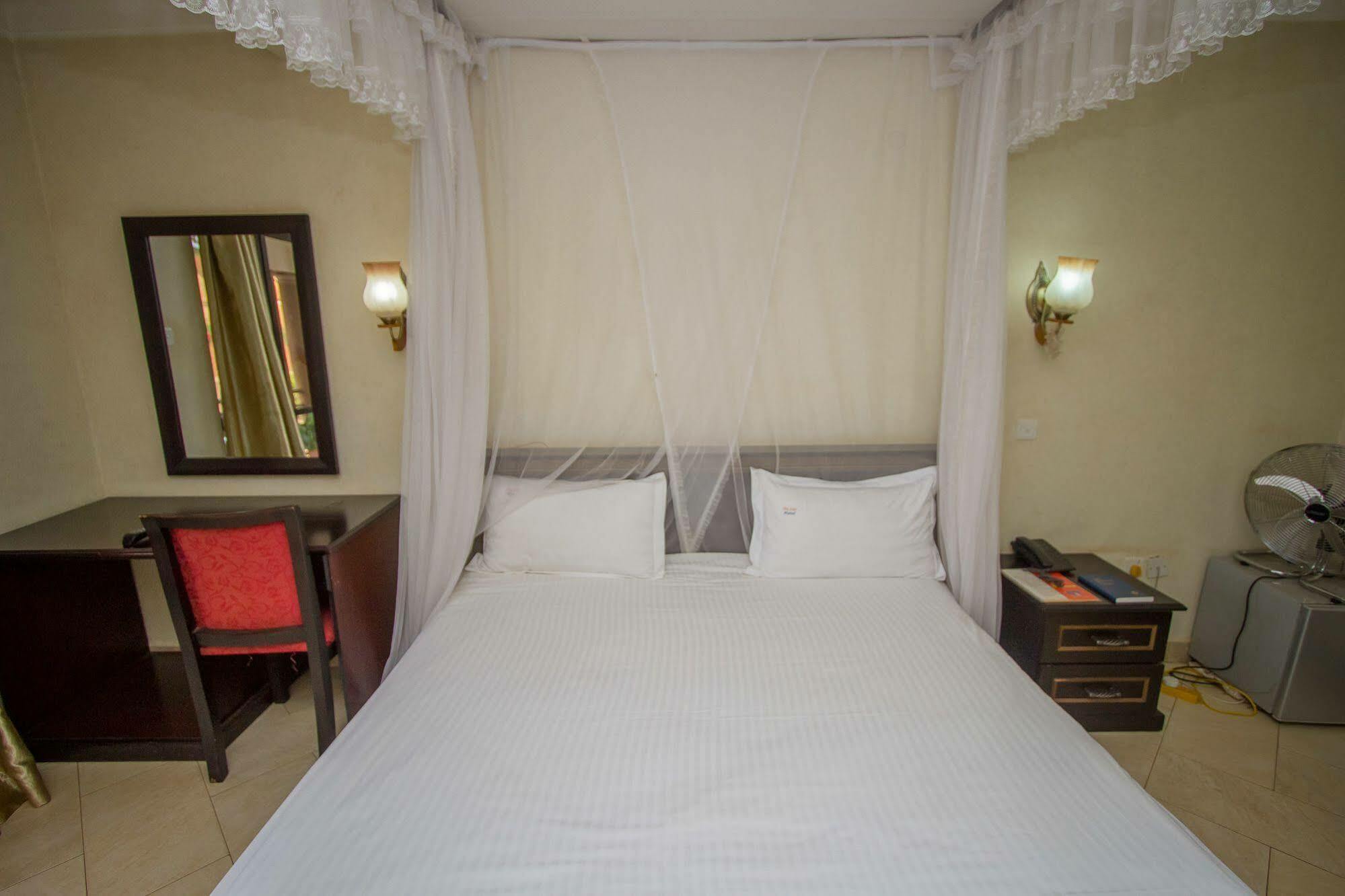 Tristar Hotel Kampala Exterior photo