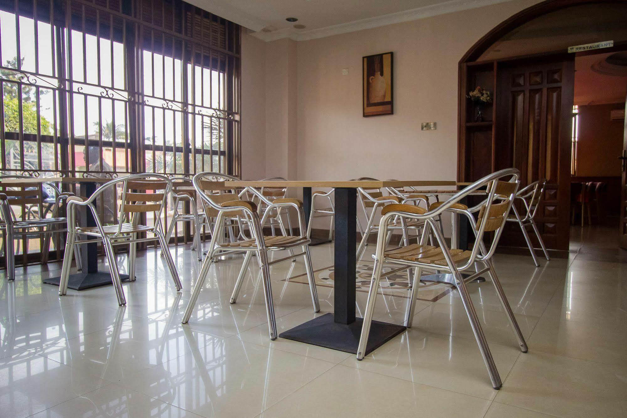 Tristar Hotel Kampala Exterior photo
