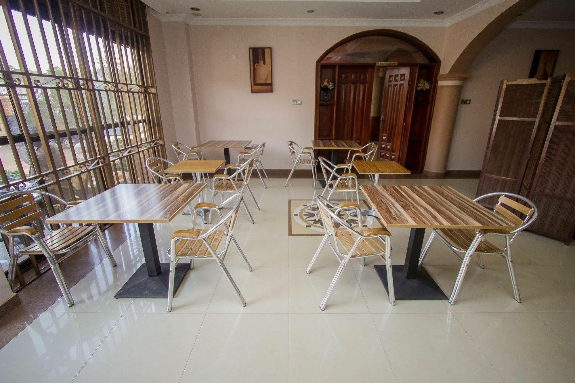 Tristar Hotel Kampala Exterior photo
